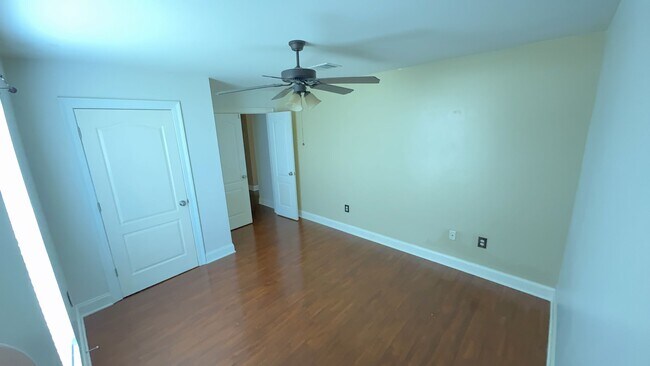 Building Photo - 426 Christopher Dr