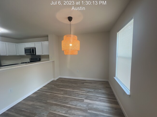 Building Photo - 5713 Silver Screen Dr