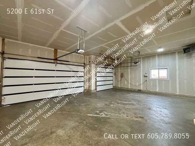 Building Photo - 5200 E 61st St