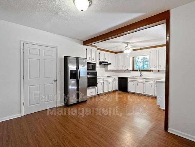 Building Photo - 1123 Belvedere Dr