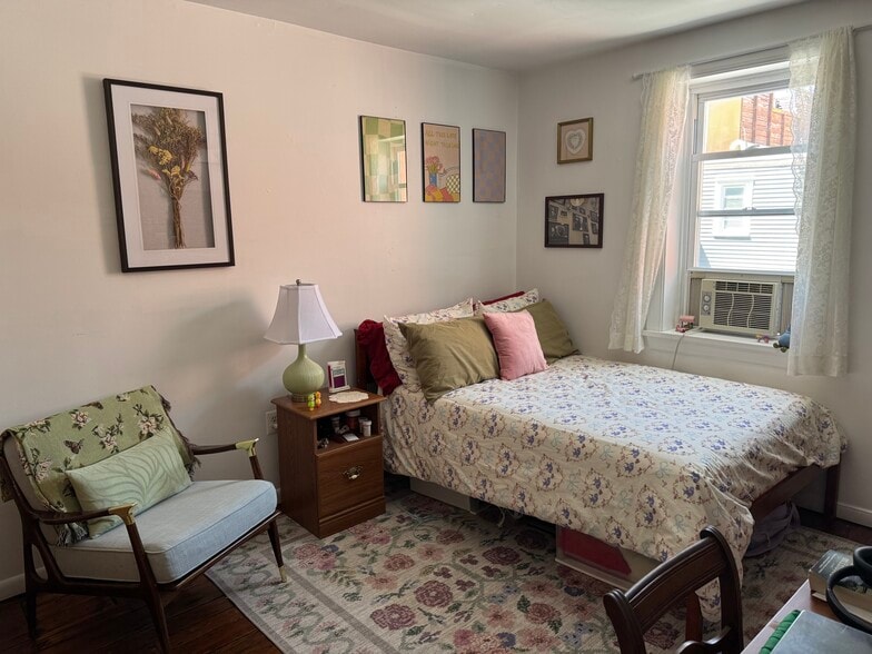 2nd fl bedroom - 1522 S 13th St
