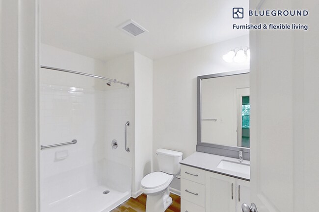 Building Photo - 200 Avalon Dr