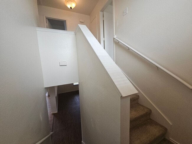 Building Photo - Beautiful 2 Story in Bedford Off Forest Ridge