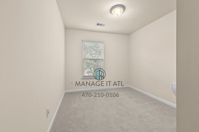 Building Photo - Beautiful and well maintenance three-story...