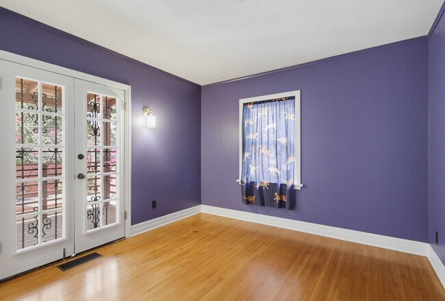 Building Photo - Historic Charm Meets Modern Living – Stunning 5 Bedroom Home on Iconic Myrtle Avenue