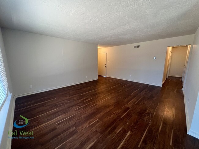 Building Photo - 5510 Yale Dr