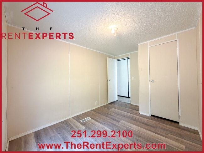 Building Photo - 6360 Mauvilla Dr W