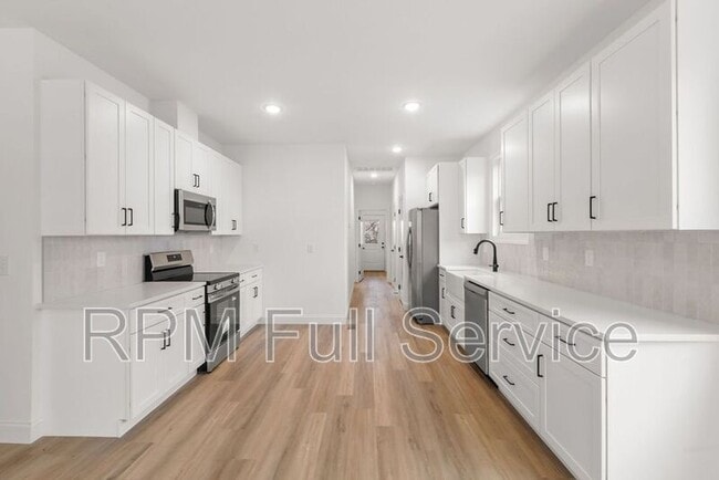 Building Photo - 2109 14th Ave N