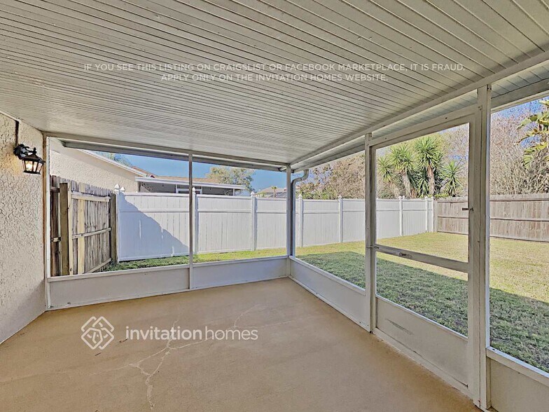 Building Photo - 27347 Breakers Dr
