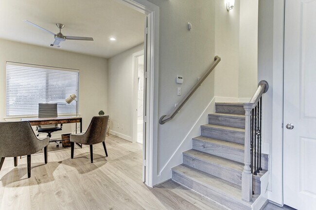 Building Photo - 806 Sienna Palm Ln