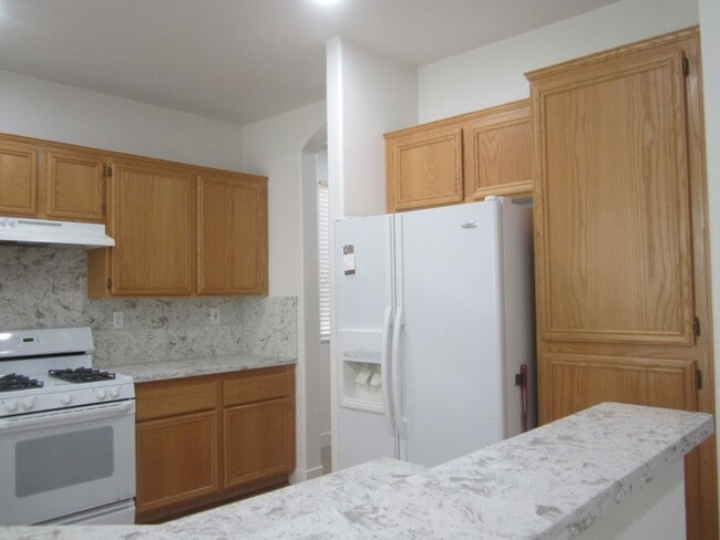 Building Photo - HIDDEN SPRINGS HACIENDA