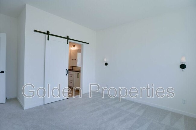 Building Photo - 7768 N Girard Cir