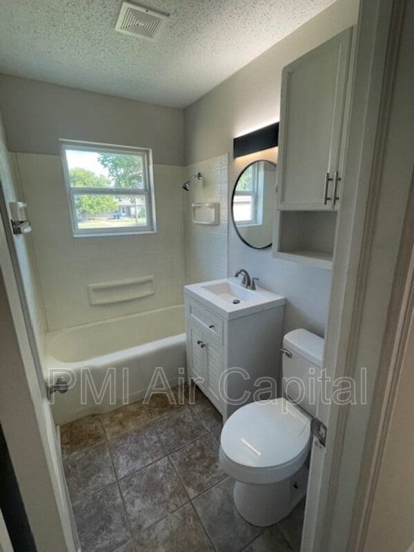 Building Photo - 6429 E Cottonwood Ln