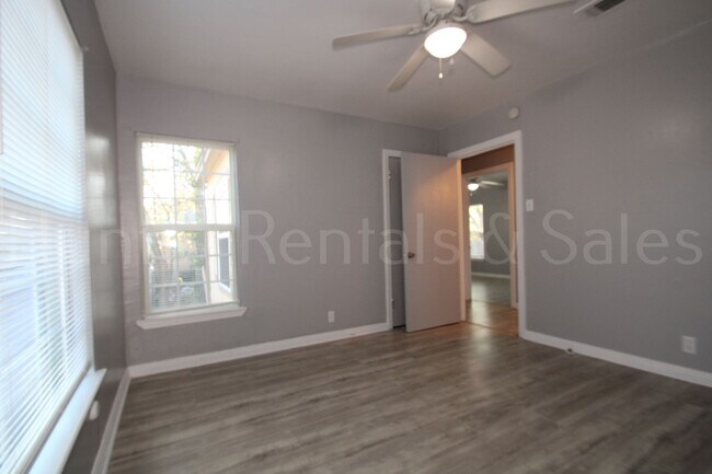 Building Photo - Well-Maintained Three-Bedroom In North Killeen!