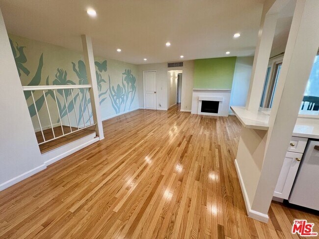 Building Photo - 2209 Summertime Ln