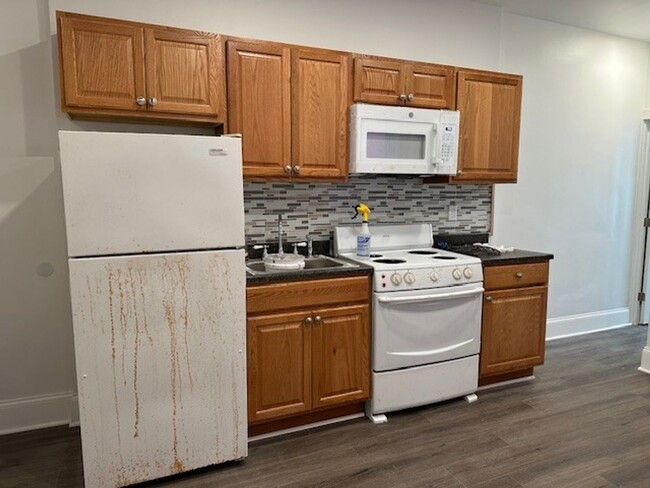 Building Photo - Harrisburg School District 2 Bedroom 1 Bat...