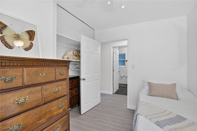 Building Photo - 1189 6th Ln N