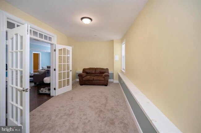 Building Photo - 6 Towering Oaks Dr