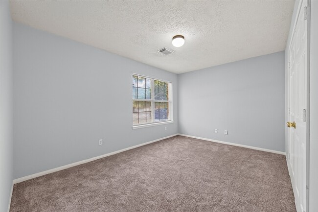 Building Photo - 3218 Spring Flower Ln