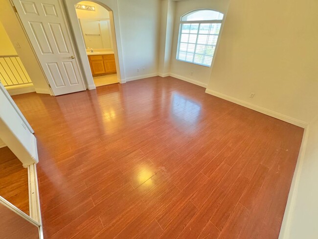 Building Photo - Beautiful 2 bedroom townhome with 2 car garage in gated community near Summerlin