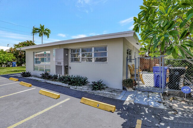 Building Photo - 5951 NE 18th Ave