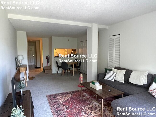 Building Photo - 175 Beacon St