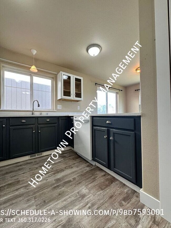 Building Photo - 6417 Barstow Ln SE