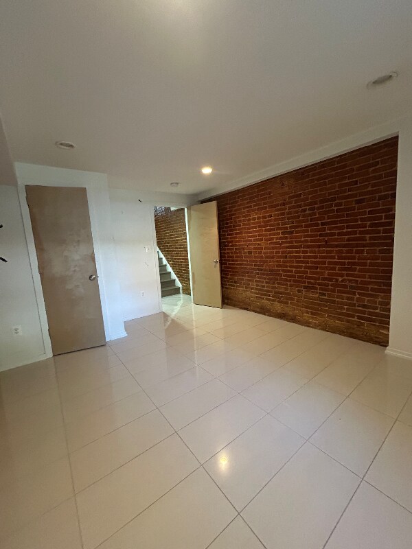 Building Photo - 758 Morton St NW