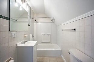 Building Photo - 15 Kimberly Ave