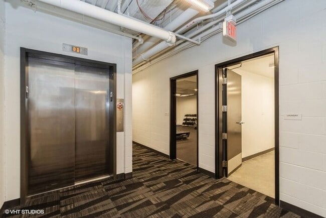 Building Photo - $1,099 | Studio Apartment - Fully Furnishe...