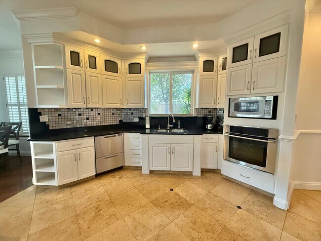 Building Photo - Partially Furnished 3 Bedroom / 2.5 Bathroom Custom Home in Sandhill Estates gated community!