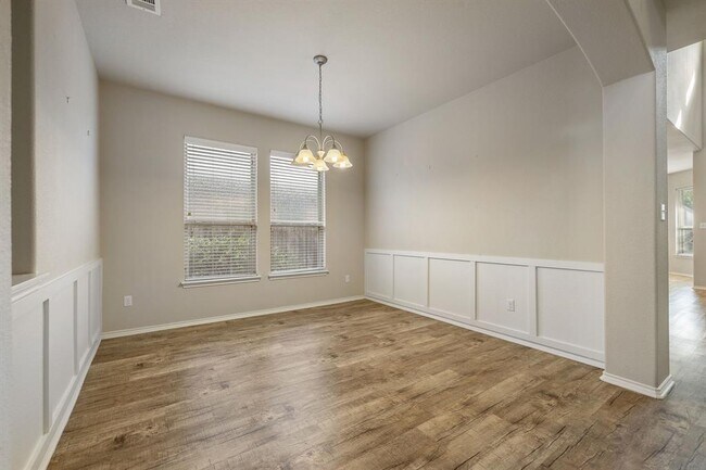 Building Photo - 105 Peggy Dr
