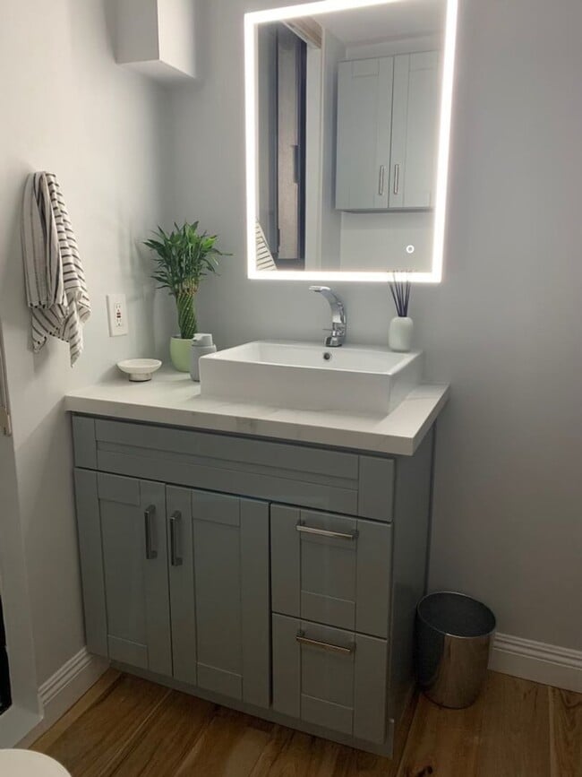 Building Photo - Fully Furnished Townhouse in the oceanfron...