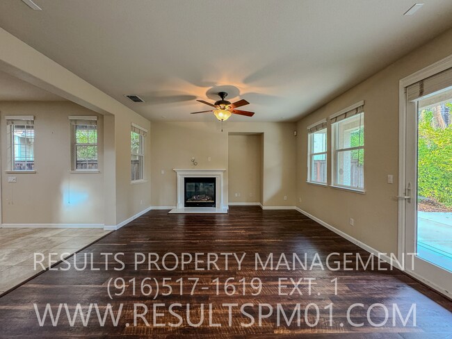 Building Photo - Beautiful 4 Bedroom 3 Bath home