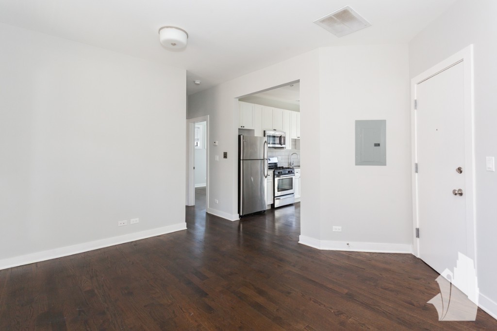 Building Photo - 1600 W Belle Plaine Ave