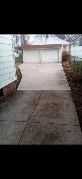 Building Photo - 13508 Thraves Rd