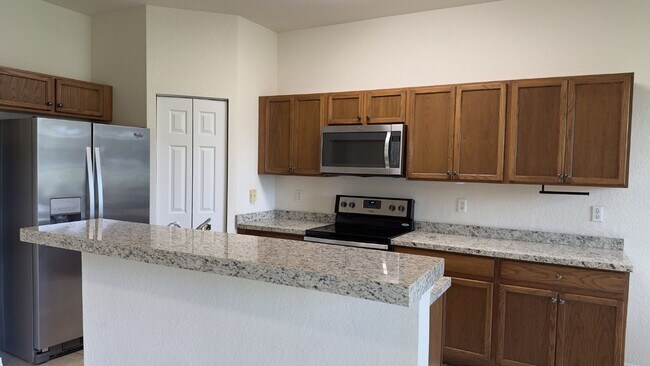Building Photo - 3042 Grandiflora Dr
