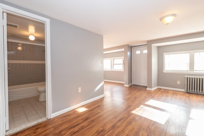 Building Photo - 217 MacArthur Ave