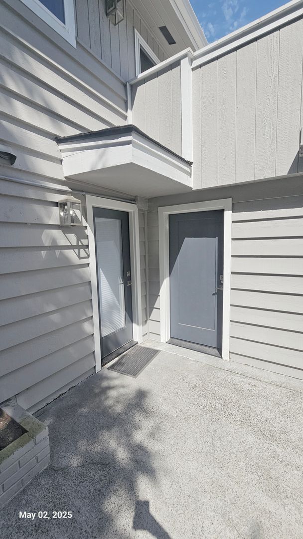 Building Photo - 3 Bed, 2 Bath Apartment in Prime Roosevelt...