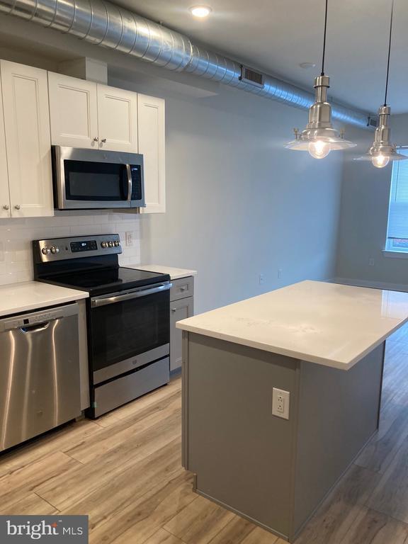 Primary Photo - 2551 N Front St