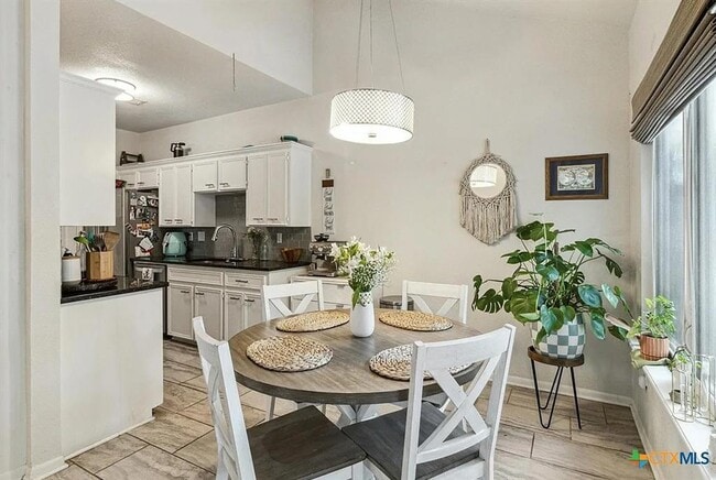 Building Photo - 313 Quarry St