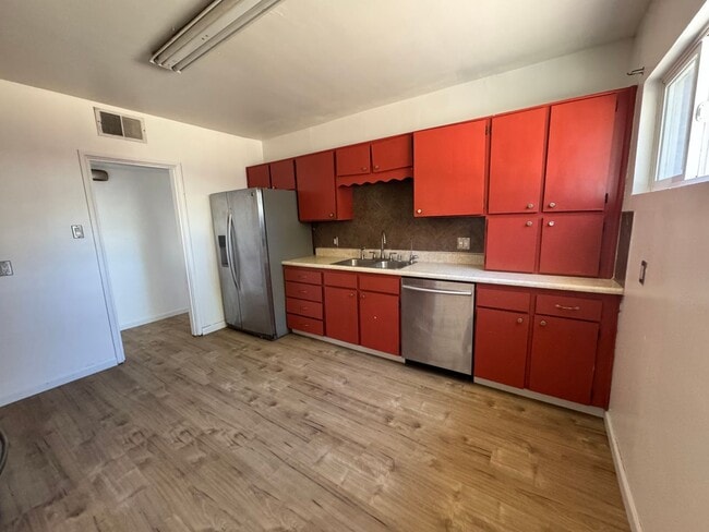 Building Photo - Lovely 3 bedroom 2 bath home. Must see