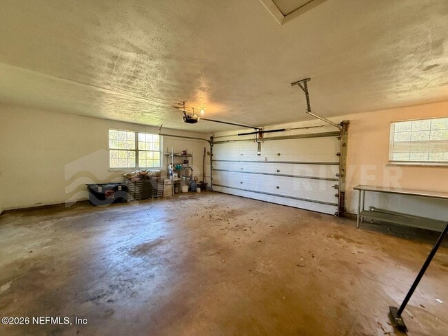 Building Photo - 2 Fairway Rd