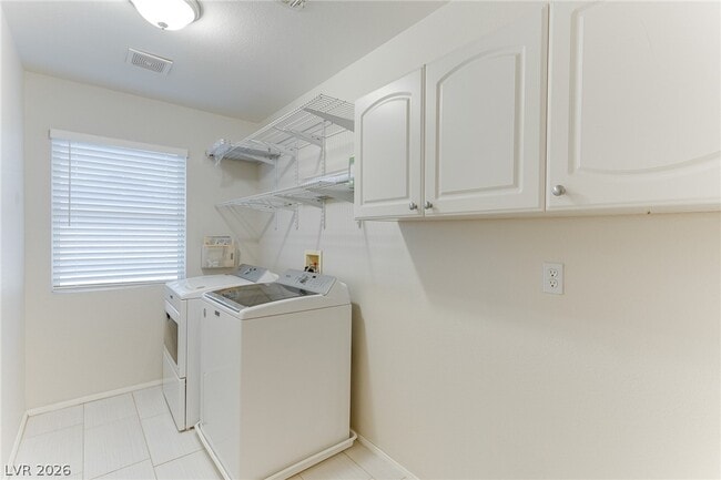 Building Photo - 860 Viento Del Montagna Ave