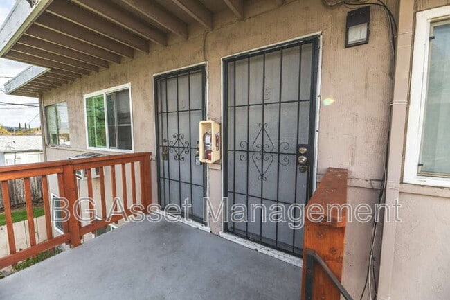 Building Photo - 412 San Marco St