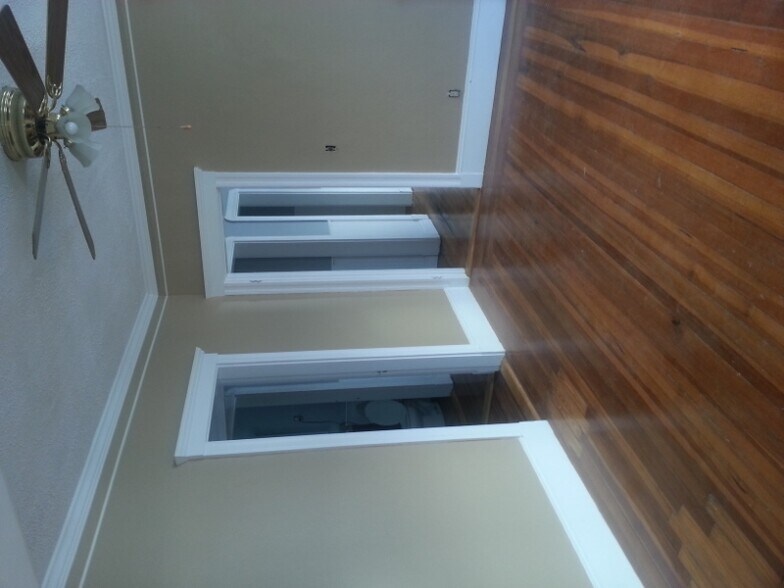 Building Photo - 5-7 Abbott St