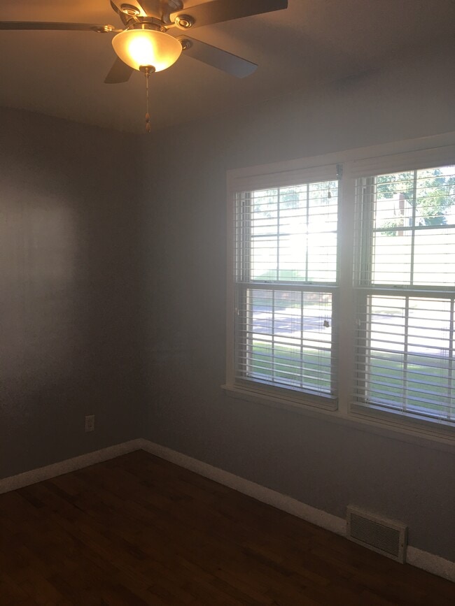 Building Photo - 4409 N Pine St