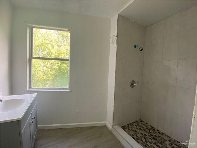 Building Photo - 9 E Sprague St