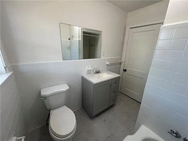 Building Photo - 125 Chappell Rd SW