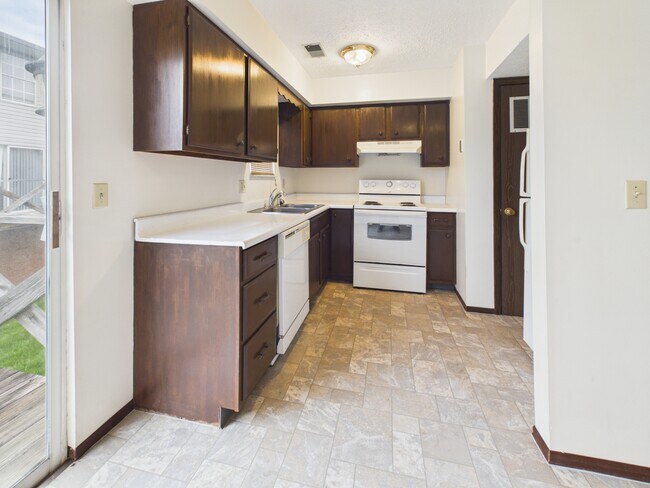 Building Photo - 534 Martin Ave